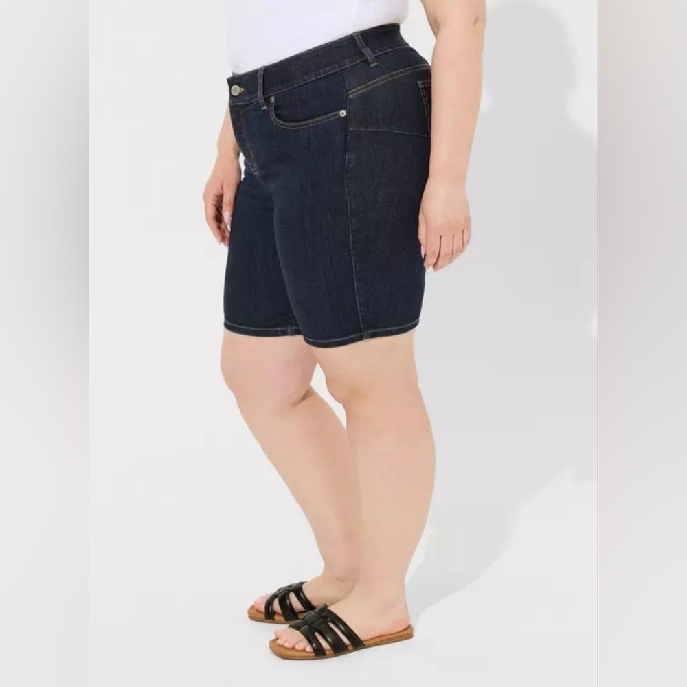 Torrid Bombshell Bermuda Premium Stretch High-Rise Short Sz 22 WS62 - Picture 3 of 9
